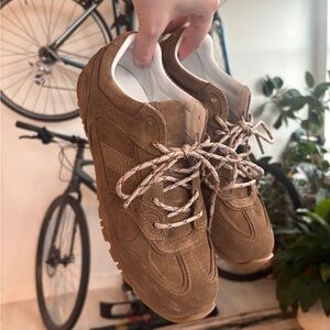 ALOHAS tb.56 brown suede sneakers